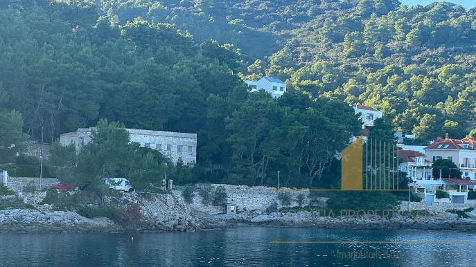 Unique investment opportunity: Exclusive seafront location on the Island of Šolta!