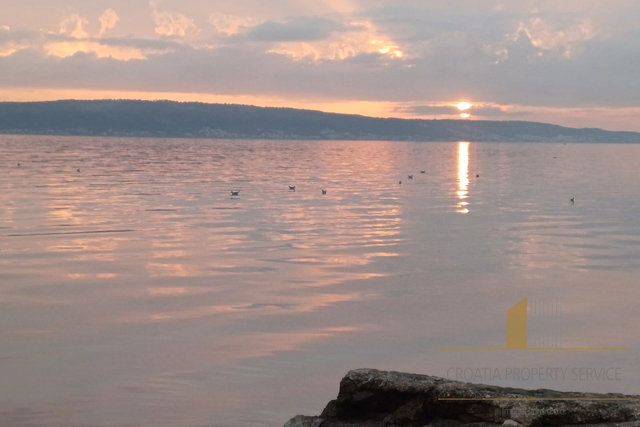 Apartment with a sea view in a new building, 300 meters from the sea on the island of Čiovo!