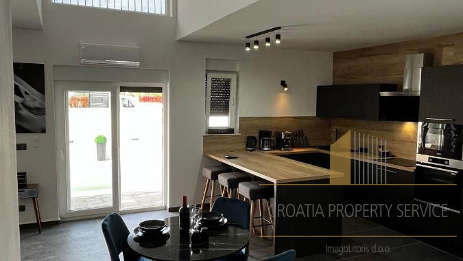 Casa, 150 m2, Vendita, Vodice