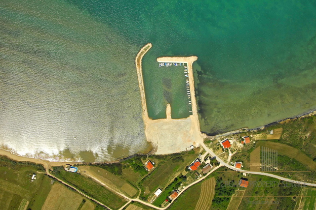 Exclusive building land in the first row to the sea near Zadar!