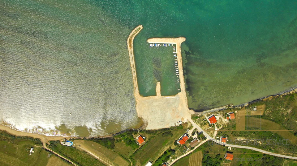 Exclusive building land in the first row to the sea near Zadar!