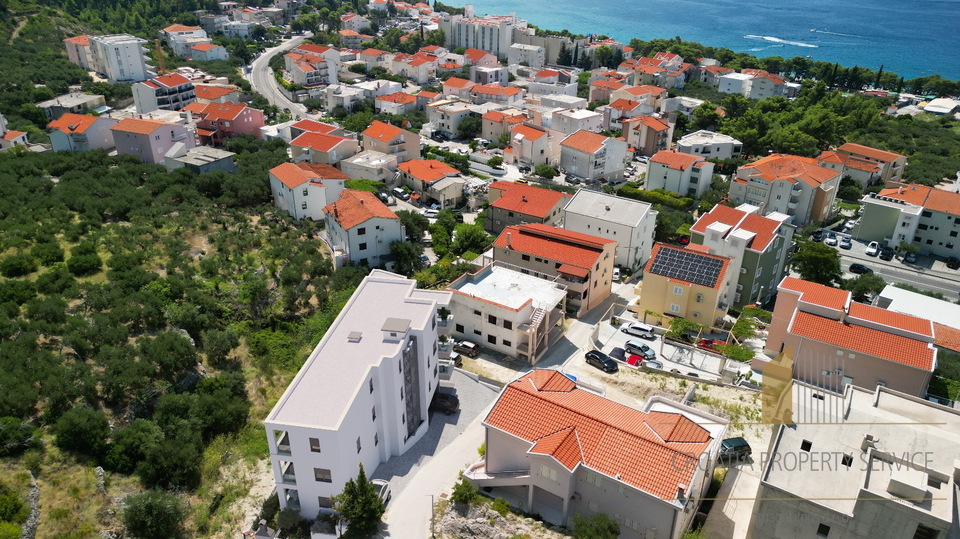 Zweistöckige Wohnung mit Meerblick in einem modernen Neubau – Tučepi!