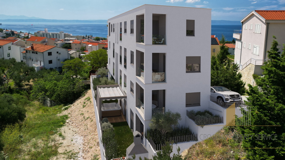 Zweistöckige Wohnung mit Meerblick in einem modernen Neubau – Tučepi!