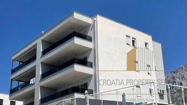 A beautiful three-bedroom apartment with a panoramic sea view in Makarska!