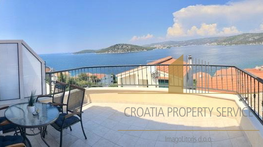 A beautiful apartment house with a sea view in Ražanj!