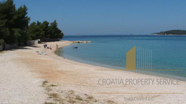 A beautiful apartment house with a sea view in Ražanj!