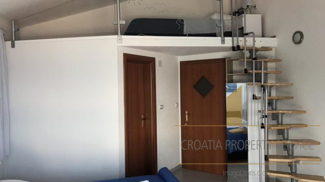 Čudovita apartmajska hiša s pogledom na morje v Ražnju!