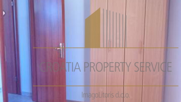 Predivna apartmanska kuća s pogledom na more u Ražnju!