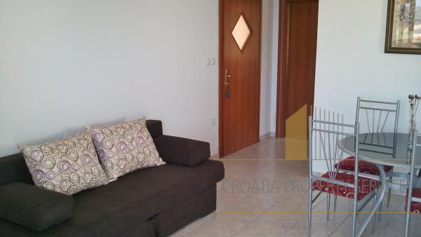 A beautiful apartment house with a sea view in Ražanj!