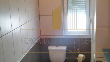 Predivna apartmanska kuća s pogledom na more u Ražnju!