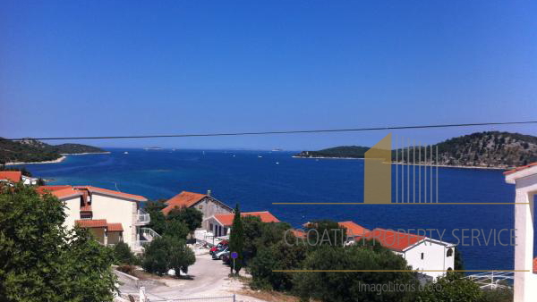 A beautiful apartment house with a sea view in Ražanj!