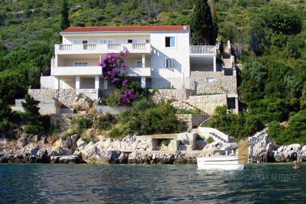 Wunderschöne Villa in erster Reihe zum Meer an der Dubrovnik Riviera!