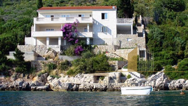 A beautiful villa in the first row to the sea on the Dubrovnik Riviera!