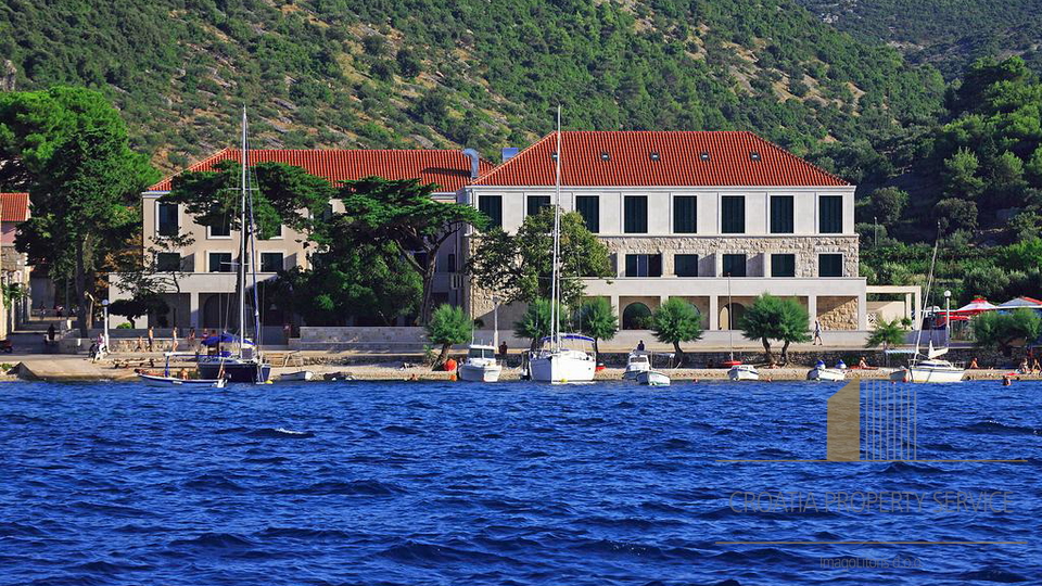 Hotel, 2800 m2, For Sale, Postira