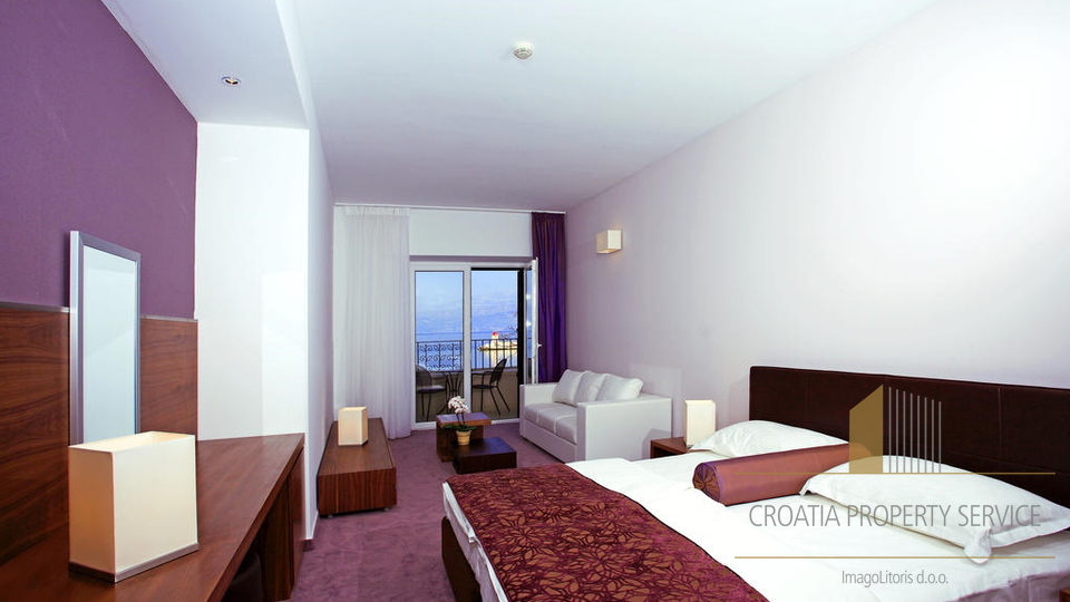 Hotel, 2800 m2, For Sale, Postira