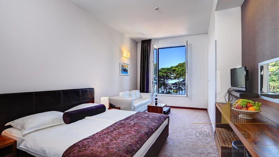 Hotel, 2800 m2, For Sale, Postira