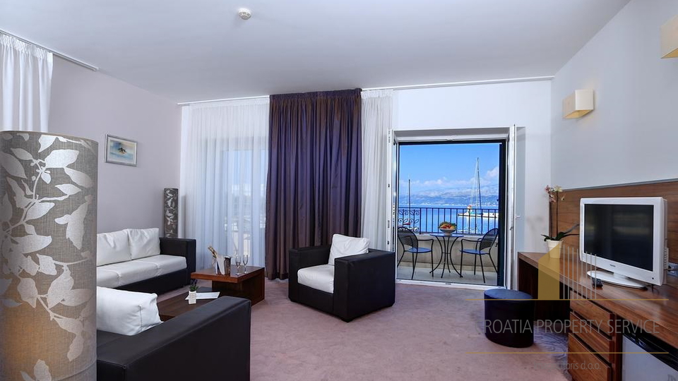 Hotel, 2800 m2, For Sale, Postira