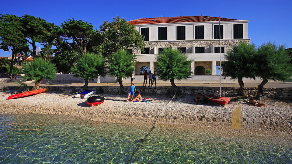 Hotel, 2800 m2, For Sale, Postira