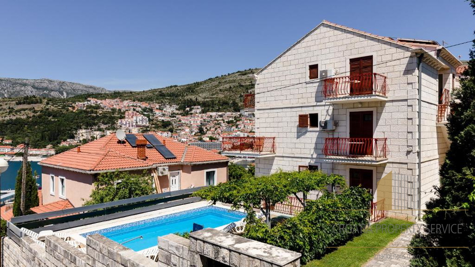 Beautiful apartment villa with a pool and sea view – Lapad, Dubrovnik!