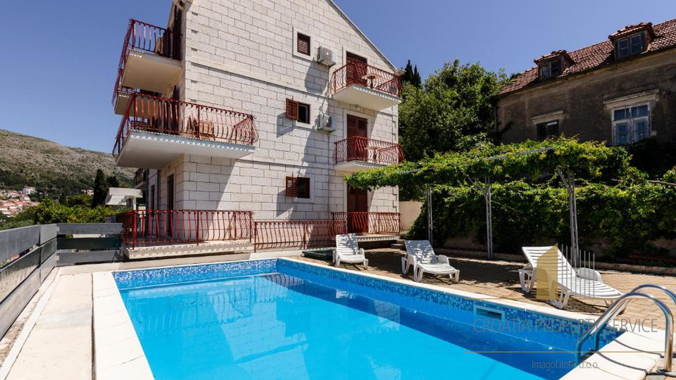 Beautiful apartment villa with a pool and sea view – Lapad, Dubrovnik!