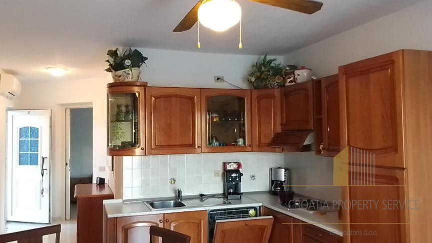 Wunderschöne Apartmentvilla in erster Meereslinie auf der Insel Korčula!