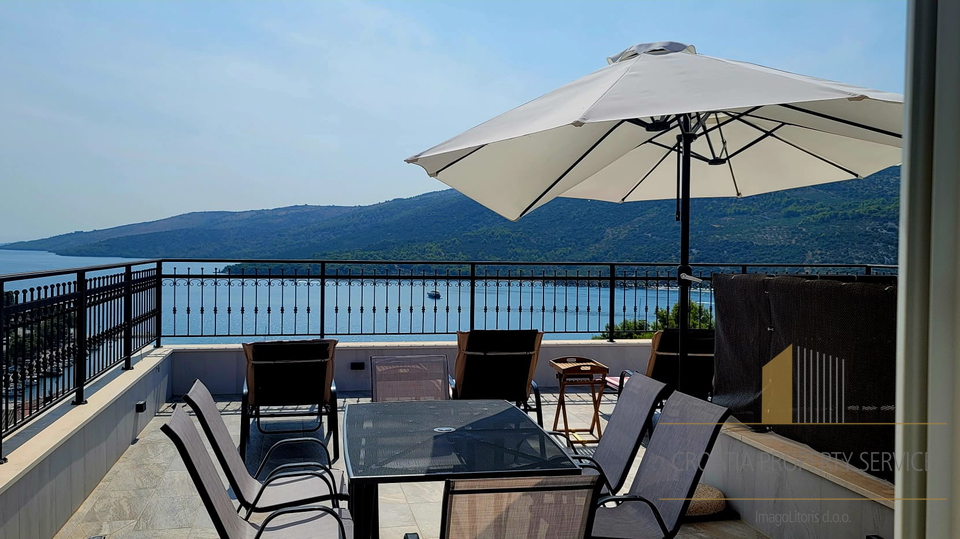 Luxury villa with a beautiful sea view in the vicinity of Trogir!