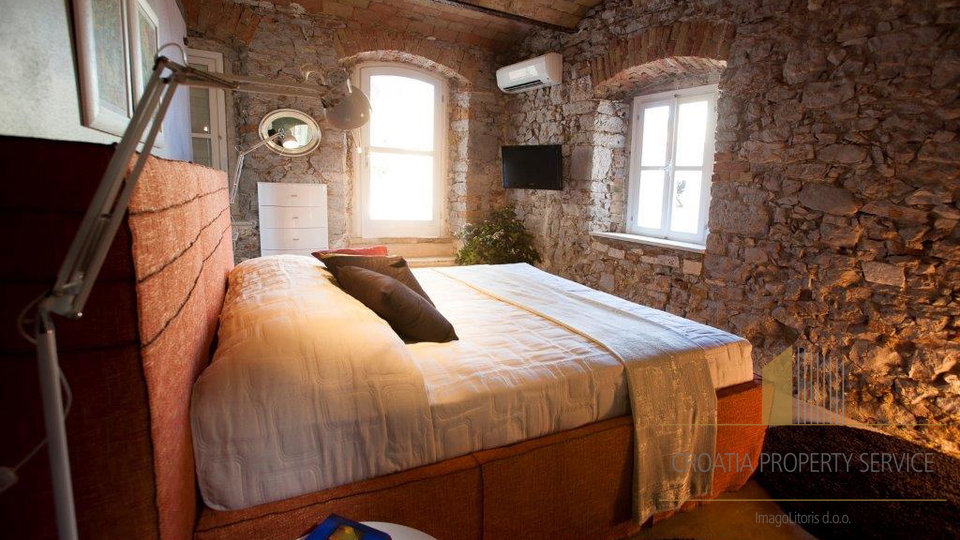 Romantic medieval palazzo in Jelsa town of Hvar island, with pool and internal yard!