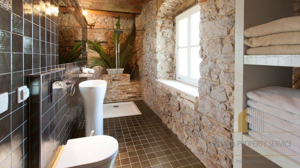 Romantic medieval palazzo in Jelsa town of Hvar island, with pool and internal yard!