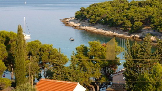 BEAUTIFUL APARTMENT HOUSE WITH NICE STONE-BUILDING GARDEN, ISLAND MURTER!