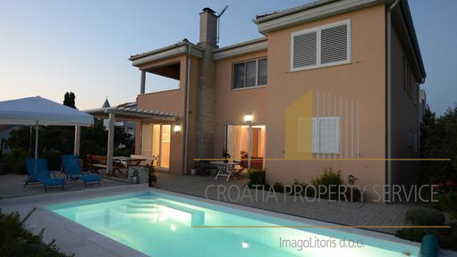 BEAUTIFUL VILLA WITH POOL IN PETRČANE!