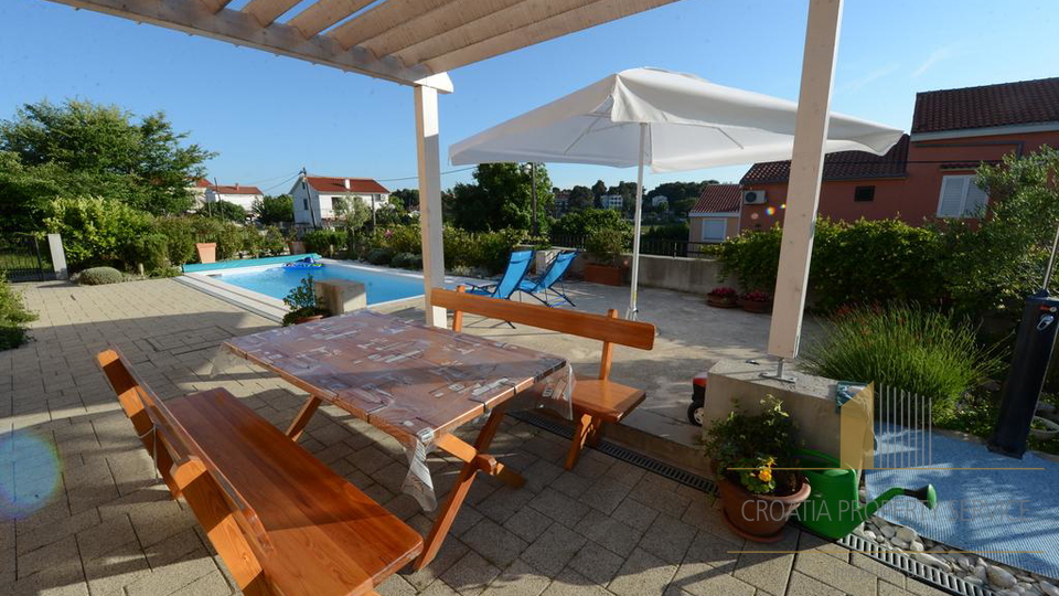 BEAUTIFUL VILLA WITH POOL IN PETRČANE!