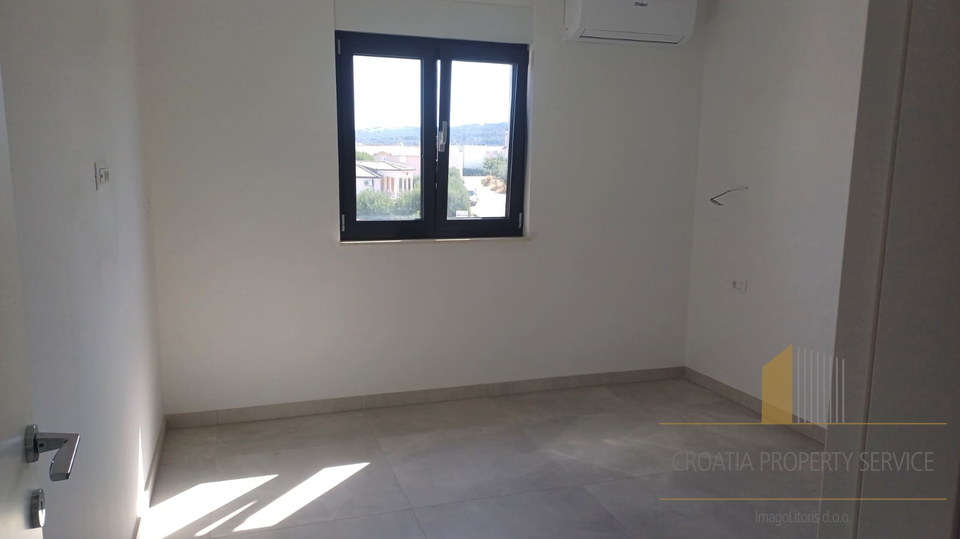 Luxury penthouse with a rooftop terrace 240 meters from the beach on the island of Čiovo!