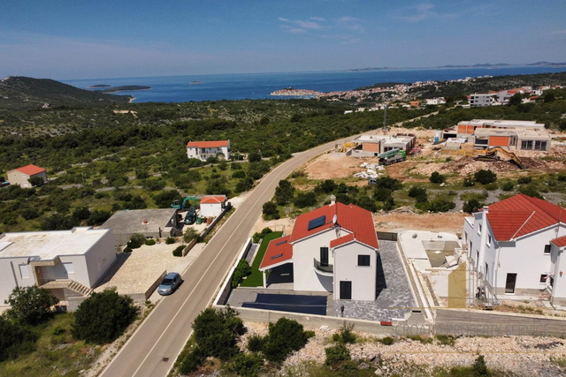 Luksuzna mediteranska vila s pogledom na more – Primošten!