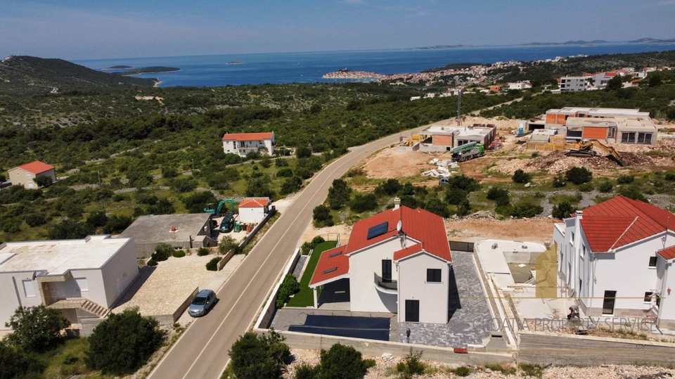 Luksuzna mediteranska vila s pogledom na more – Primošten!