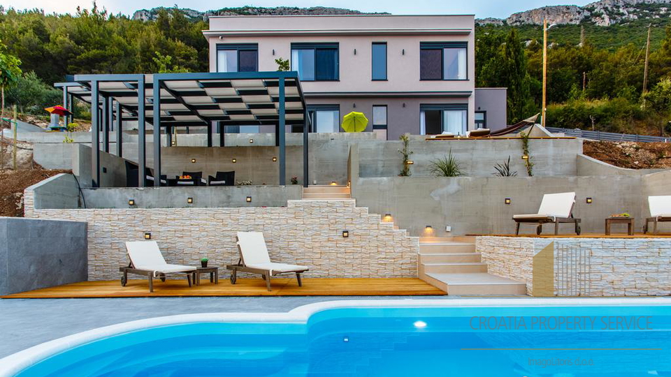 Beautiful luxury villa with panoramic sea and Split view - Kaštel Stari!