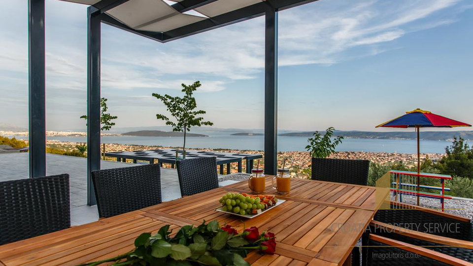 Beautiful luxury villa with panoramic sea and Split view - Kaštel Stari!