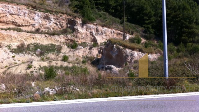 CONSTRUCTION LAND SURFACE 1 563 SQM, NEAR OMIŠ