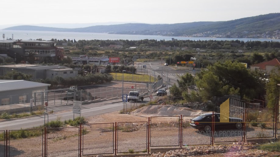 GRAĐEVINSKO ZEMLJIŠTE U K ZONI, POVRŠINE 6000 M2, TROGIR!