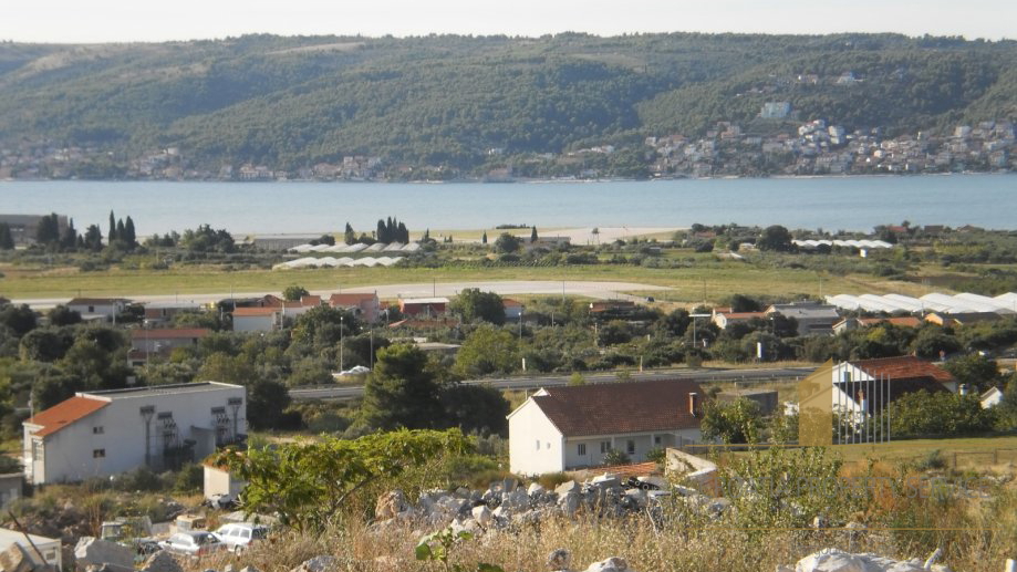 GRAĐEVINSKO ZEMLJIŠTE U K ZONI, POVRŠINE 6000 M2, TROGIR!