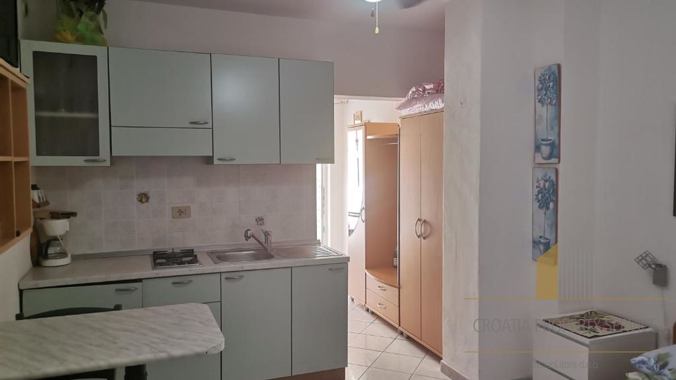 Wunderschöne Apartmentvilla in erster Meereslinie auf der Insel Korčula!
