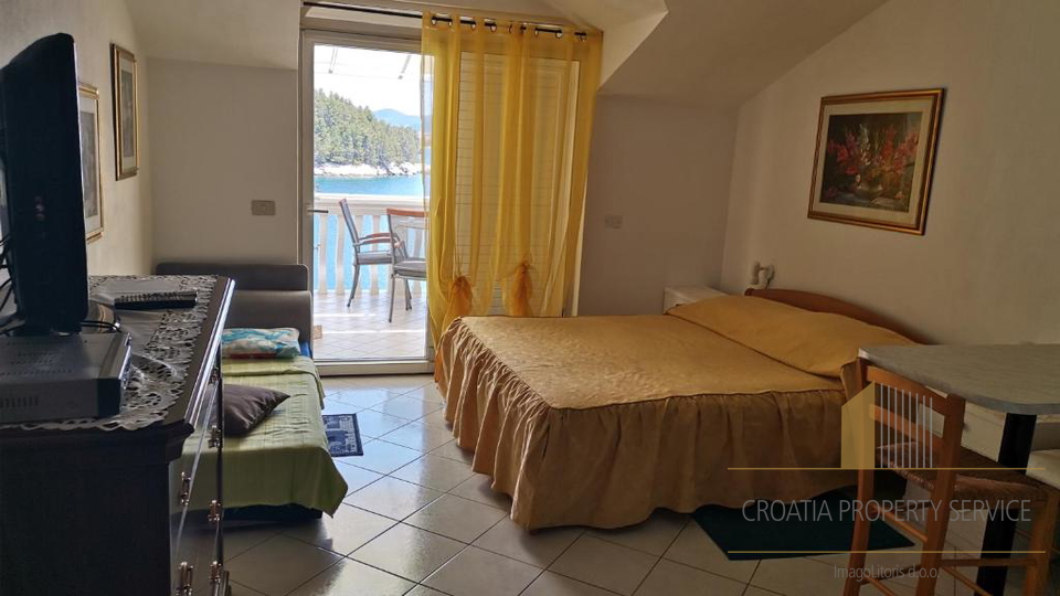 Wunderschöne Apartmentvilla in erster Meereslinie auf der Insel Korčula!