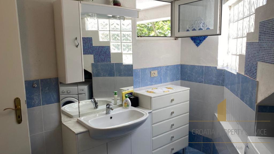 Wunderschöne Apartmentvilla in erster Meereslinie auf der Insel Korčula!