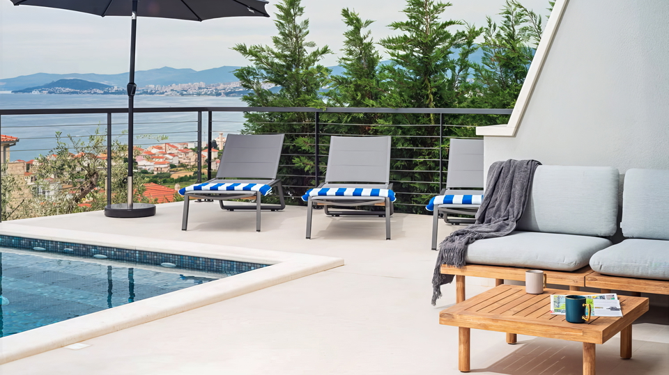 Luxury villa with panoramic sea views near Split&excl;