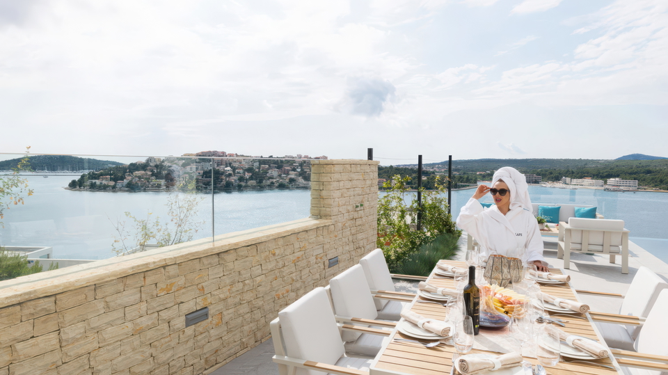 &Ncy;&ocy;&vcy;&acy;&yacy; &rcy;&ocy;&scy;&kcy;&ocy;&shcy;&ncy;&acy;&yacy; &vcy;&icy;&lcy;&lcy;&acy; &scy; &pcy;&acy;&ncy;&ocy;&rcy;&acy;&mcy;&ncy;&ycy;&mcy; &vcy;&icy;&dcy;&ocy;&mcy; &ncy;&acy; &mcy;&ocy;&rcy;&iecy; &ndash; &zhcy;&iecy;&mcy;&chcy;&ucy;&zhcy;&icy;&ncy;&acy; &rcy;&yacy;&dcy;&ocy;&mcy; &scy; &Rcy;&ocy;&gcy;&ocy;&zcy;&ncy;&icy;&tscy;&iecy;&jcy;&excl;