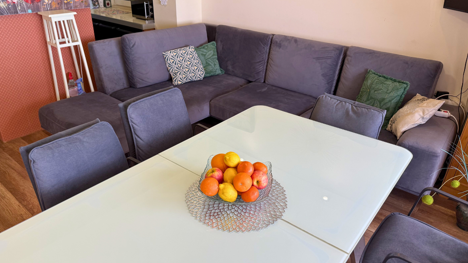 Elegantan stan s pogledom na more  - 300 m od pla&zcaron;e &Zcaron;njan&comma; Split&excl;