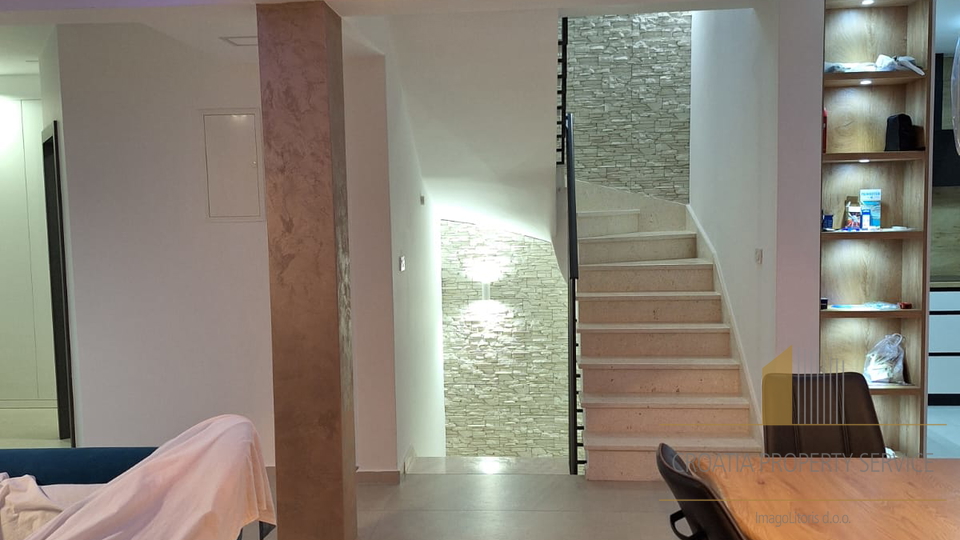 Luksuzna mediteranska vila s pogledom na more – Primošten!