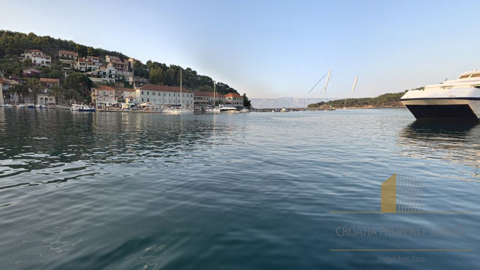 GRAĐEVINSKO ZEMLJIŠTE U ZONI POSLOVNE NAMJENE, JELSA, HVAR!