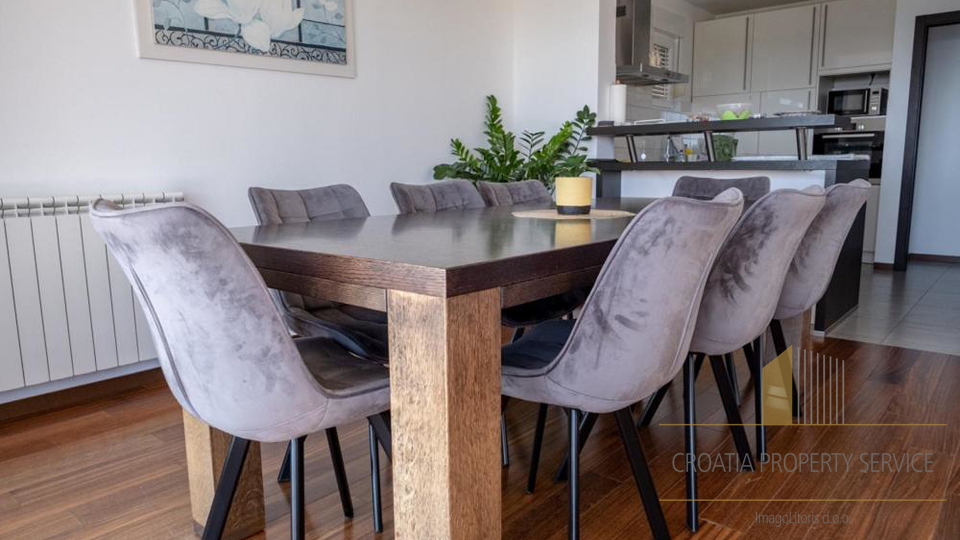 Exklusive Villa in Klis mit Panoramablick auf das Meer und Split&excl;