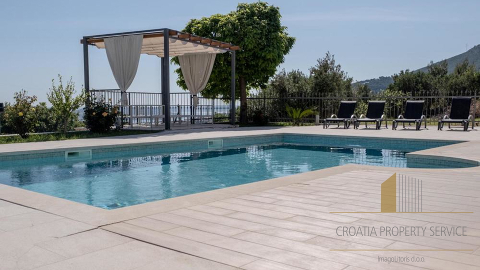 Exklusive Villa in Klis mit Panoramablick auf das Meer und Split&excl;