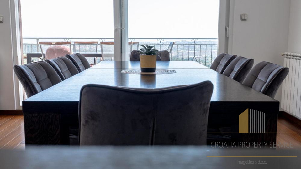 Exklusive Villa in Klis mit Panoramablick auf das Meer und Split&excl;